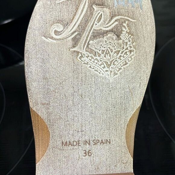 FREE PEOPLE 'Mont Blanc' Asymmetrical Sandals Size 36(5.5M) - Picture 6 of 7